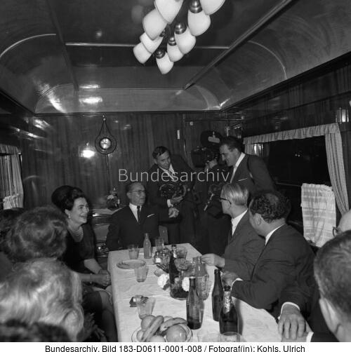 Zug nach Dresden, Tito mit Gattin und Stoph