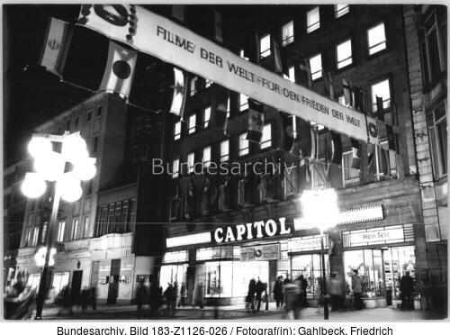 Leipzig, Petersstraße, Kino "Capitol", Nacht