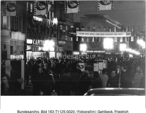 Leipzig, Petersstraße, Kino "Capitol", Nacht