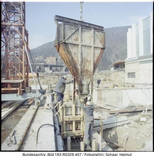 Suhl, Stadtzentrum, Baustelle, Betonbauer