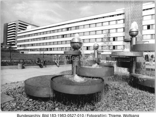 Chemnitz, Poliklinik, Springbrunnen