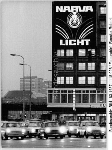 Berlin, Grunerstraße, Straßenverkehr, Abend