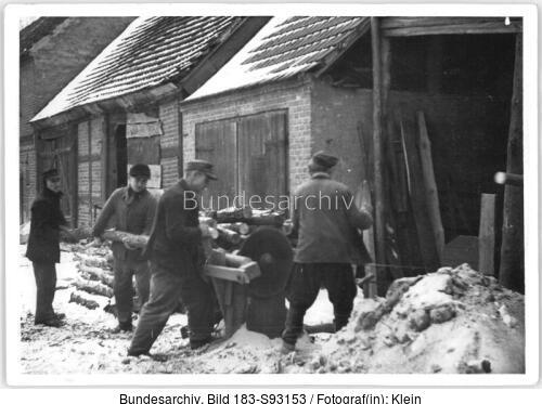 Bauern bei der Winterarbeit, Holzschneiden