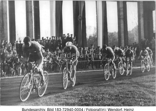 Krakow, Friedensfahrt, Stadioneinfahrt