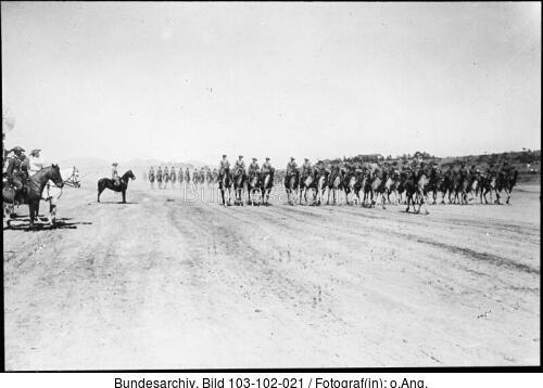 Deutsch-Südwestafrika, Kamelreiter, Parade
