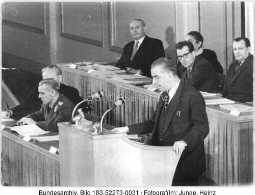 Berlin, Volkskammersitzung, Ansprache von Jürgen Kuczynski