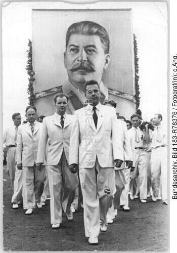 Budapest, II. Weltfestspiele, Festumzug, Komsomolzen