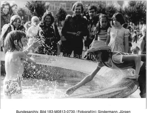 Berlin, X. Weltfestspiele, Neptunbrunnen