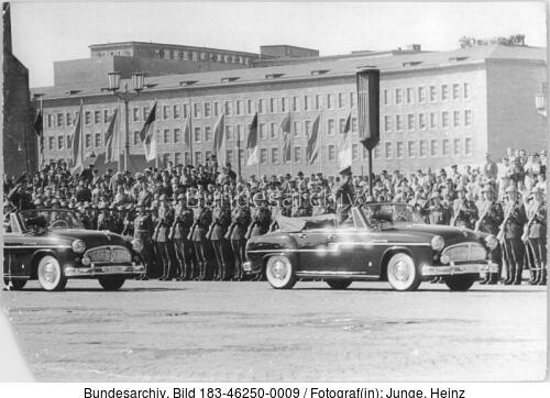 Berlin, 1. Mai, Militärparade