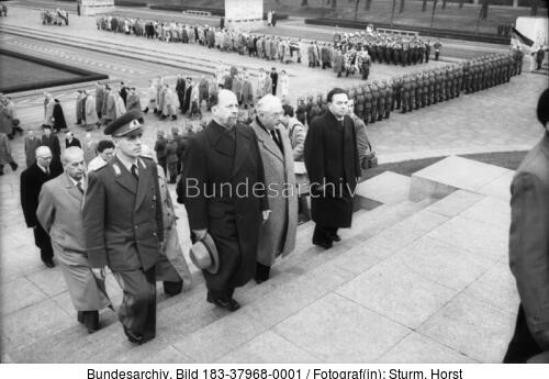 Berlin, sowjetisches Ehrenmal, Willi Stoph, Walter Ulbricht