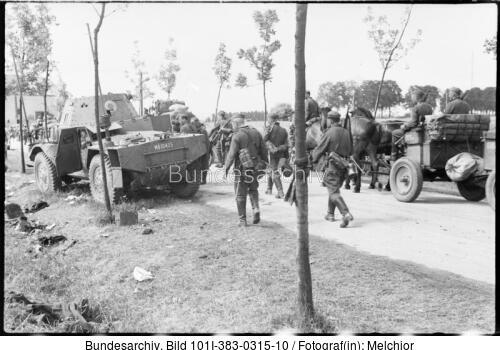Belgien, französischer Panzer, deutsche Soldaten