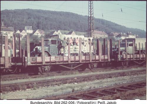 Nürnberg, Eisenbahntransport von Lastwagen