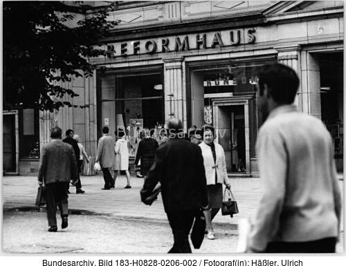 Berlin, Karl-Marx-Allee, Reformhaus