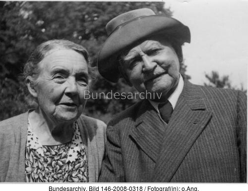 Henny Nonne (geb. Heye), Max Nonne