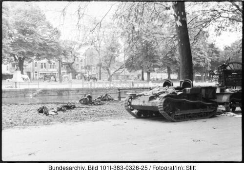 Lille, französischer Panzer an Kanal