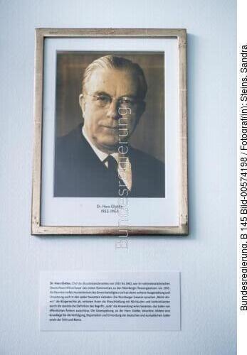 Bundeskanzleramt / Porträt Hans Globke 2024