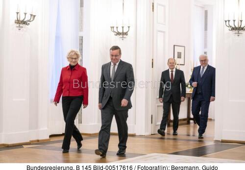 Bundespräsident Frank-Walter Steinmeier, Bundeskanzler Olaf Scholz, BM Christine Lambrecht und Boris Pistorius 2023