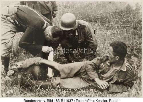 Russland, bei Mogilew, verwundeter Soldat