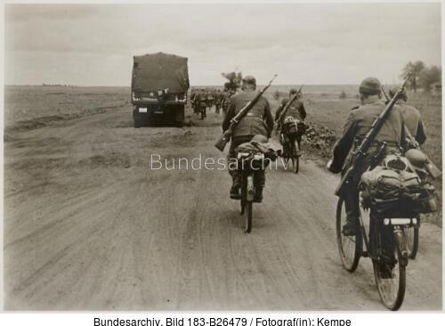 Russland, Radfahrschwadron, Nachschub