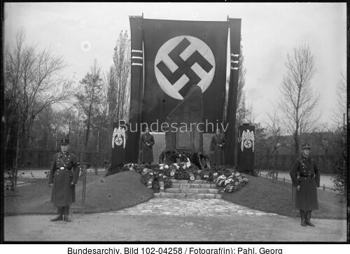 Berlin, Denkmal für tote SA-Angehörige