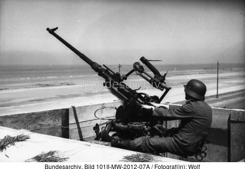 Frankreich, Soldat bedient Flak