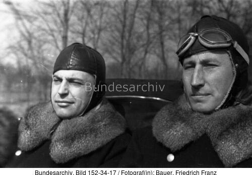 Reinhard Heydrich (r.)  und Hans-Adolf Prützmann