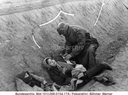 Russland, Versorgung einer verletzten Frau