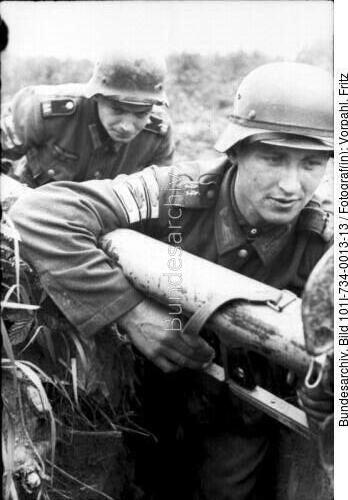 Russland-Nord, Soldaten mit Panzerschreck