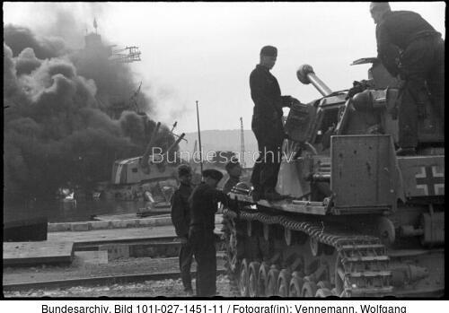 Toulon, Panzer IV, französisches Kriegsschiff