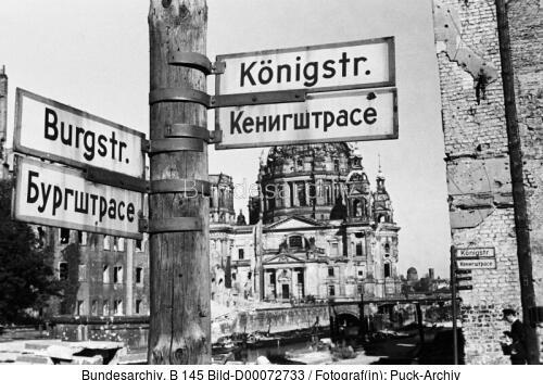 Berlin, Straßenschild Burgstr. / Königstr.