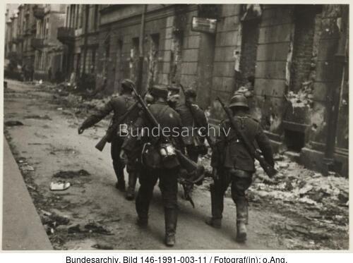 <span class="match">Warschauer Aufstand</span>