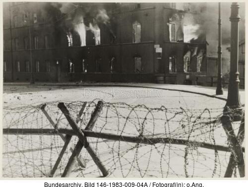<span class="match">Warschauer Aufstand</span>