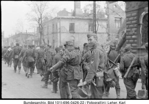 <span class="match">Warschauer Aufstand</span>, Waffen-SS, Marsch