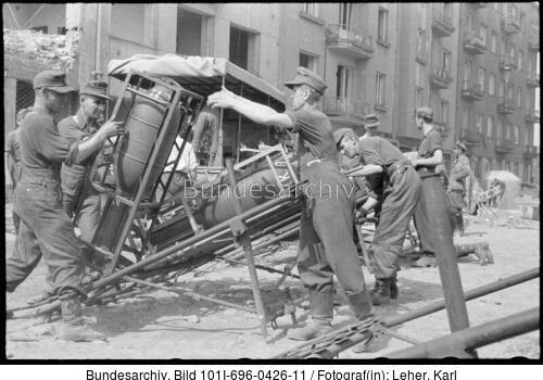 <span class="match">Warschauer Aufstand</span>, Raketenwerfer-Einsatz