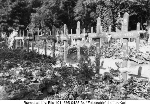 Polen, Warschauer Aufstand, Soldatenfriedhof