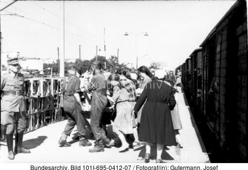 Warschauer Aufstand, Bahnhof Wlochy, Zivilisten