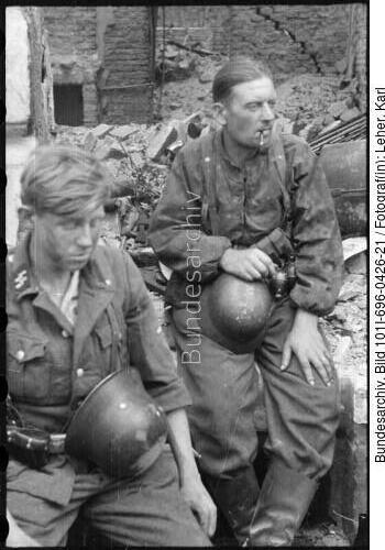 <span class="match">Warschauer Aufstand</span>, Waffen-SS bei Rast