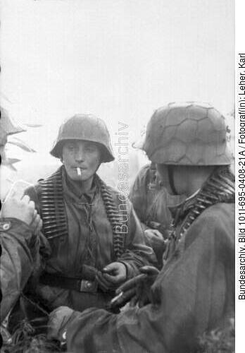 Warschauer Aufstand, rauchende Soldaten
