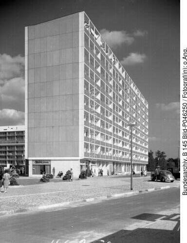 Berlin, Interbau, Wohnhochhaus