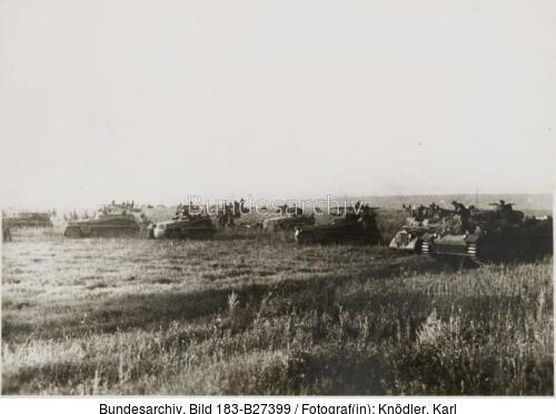 Russland-Süd, Panzer auf dem Marsch