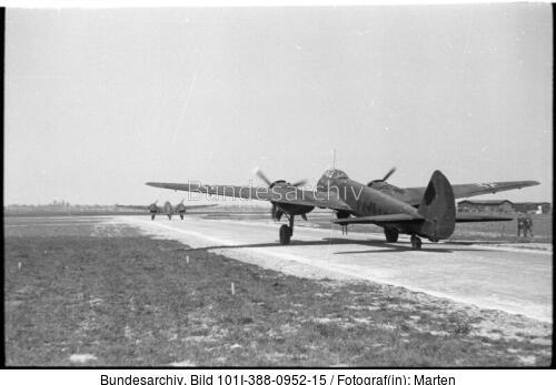 Frankreich, Flugzeug Junkers Ju 88
