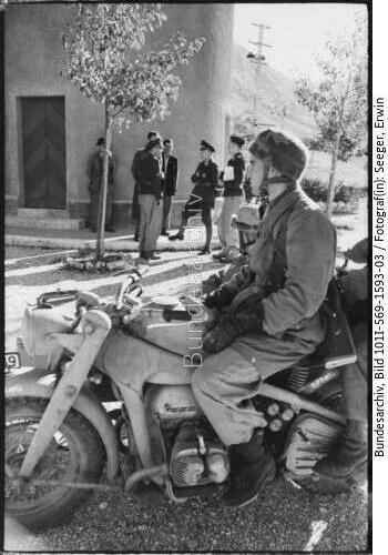 Italien, Fallschirmjäger auf Motorradgespann