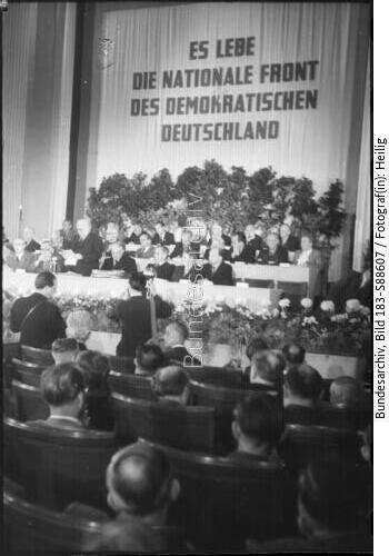 Berlin, 9. Volksratsitzung, DDR-Gründung