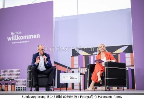 <span class="match">Bundeskanzler</span> Friedrich Merz beim Tag der offenen Tür der Bundesregierung 2025