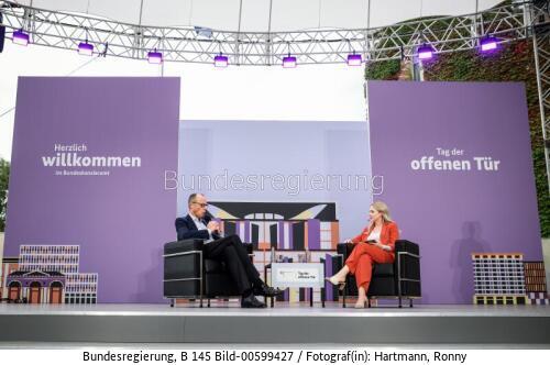 <span class="match">Bundeskanzler</span> Friedrich Merz beim Tag der offenen Tür der Bundesregierung 2025