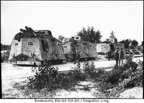 Frankreich, drei deutsche Panzer A7V