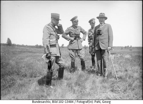 Wilhelm Groener mit Offizieren