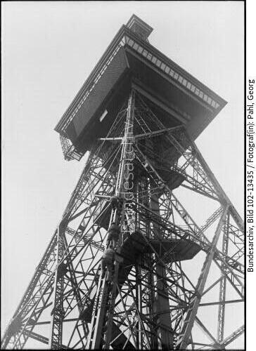 Berlin, Malerkolonne auf dem Funkturm