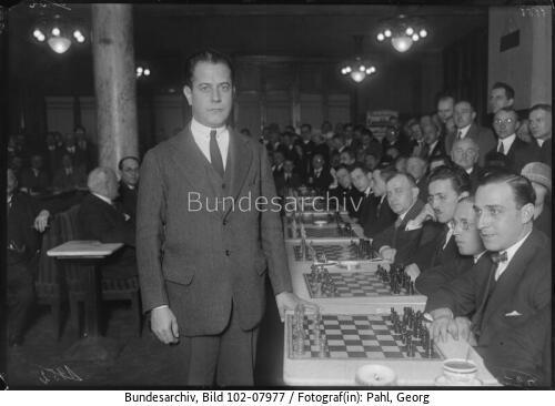 Berlin, José Raul Capablanca bei Schachturnier