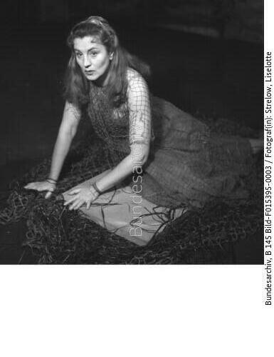 Marianne Hoppe